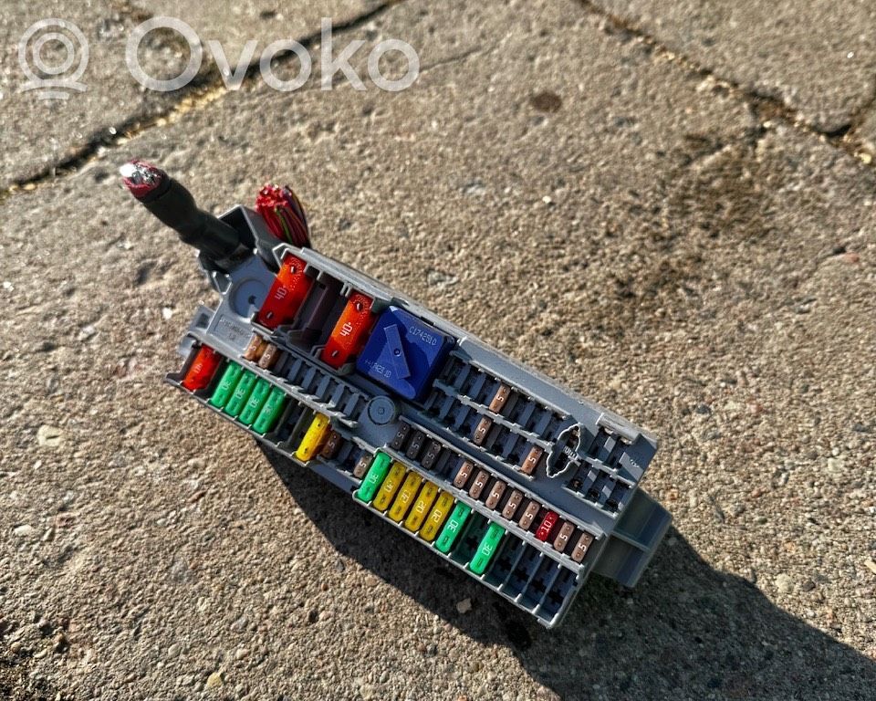 BMW 5 G30 G31 G38 Saugiklių dėžė (komplektas) 