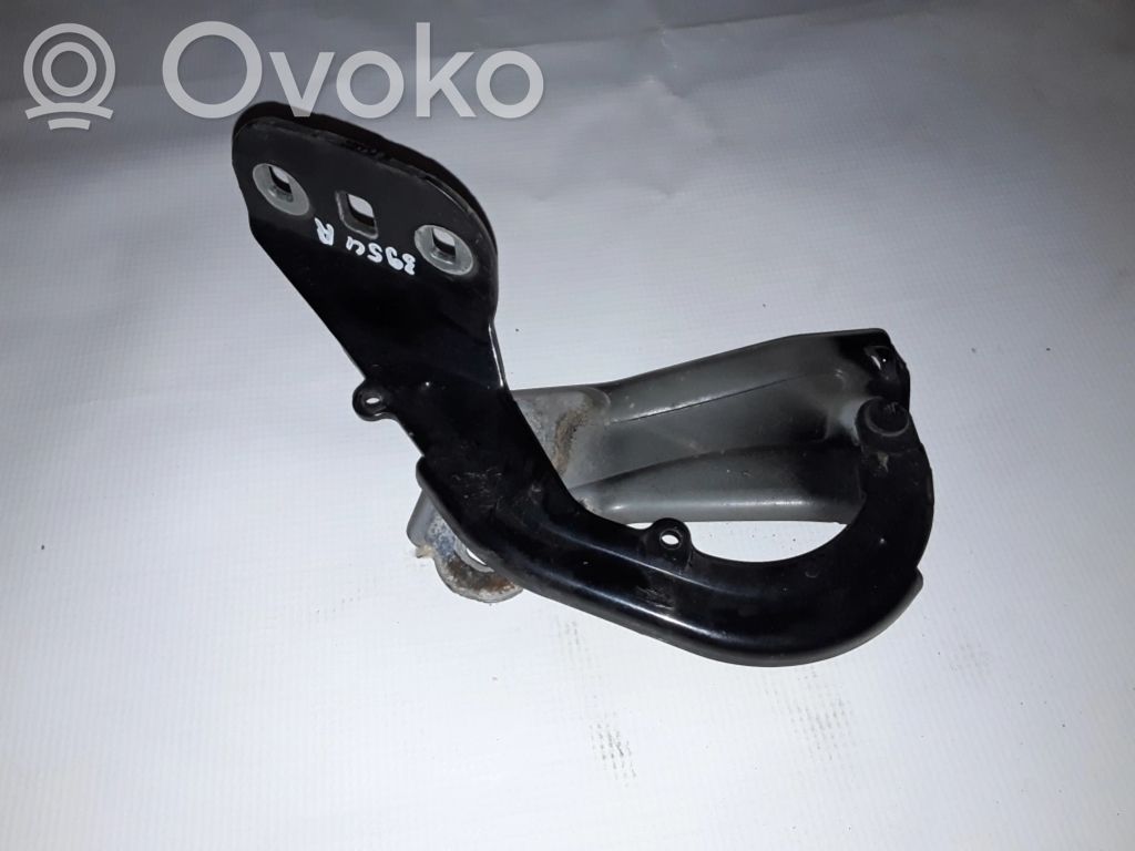 Ford Focus Konepellin saranat 