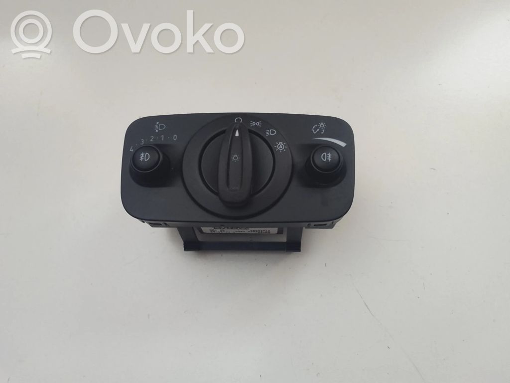 Interrupteur d’éclairage   AV6T13A024CC