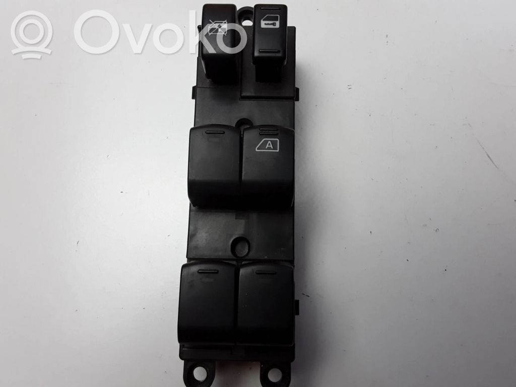 Subaru Forester SH Electric window control switch 