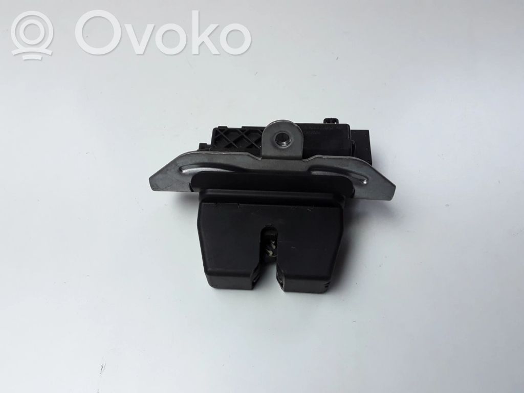 Loading door lock   DS7AN442A66AD