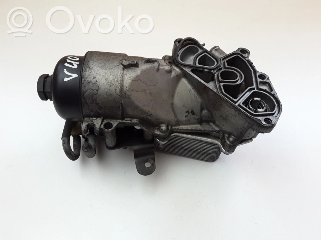 Volvo V40 Oil filter mounting bracket 
