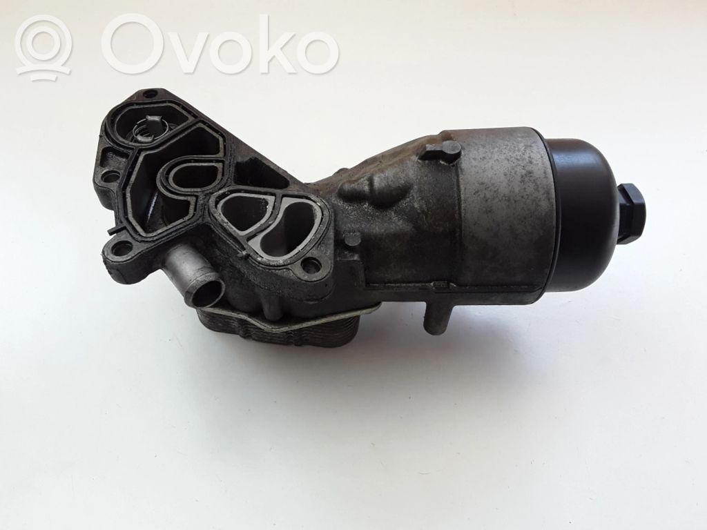 Volvo V40 Oil filter mounting bracket 