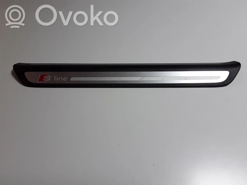 Audi Q3 8U Listwa progowa przednia 