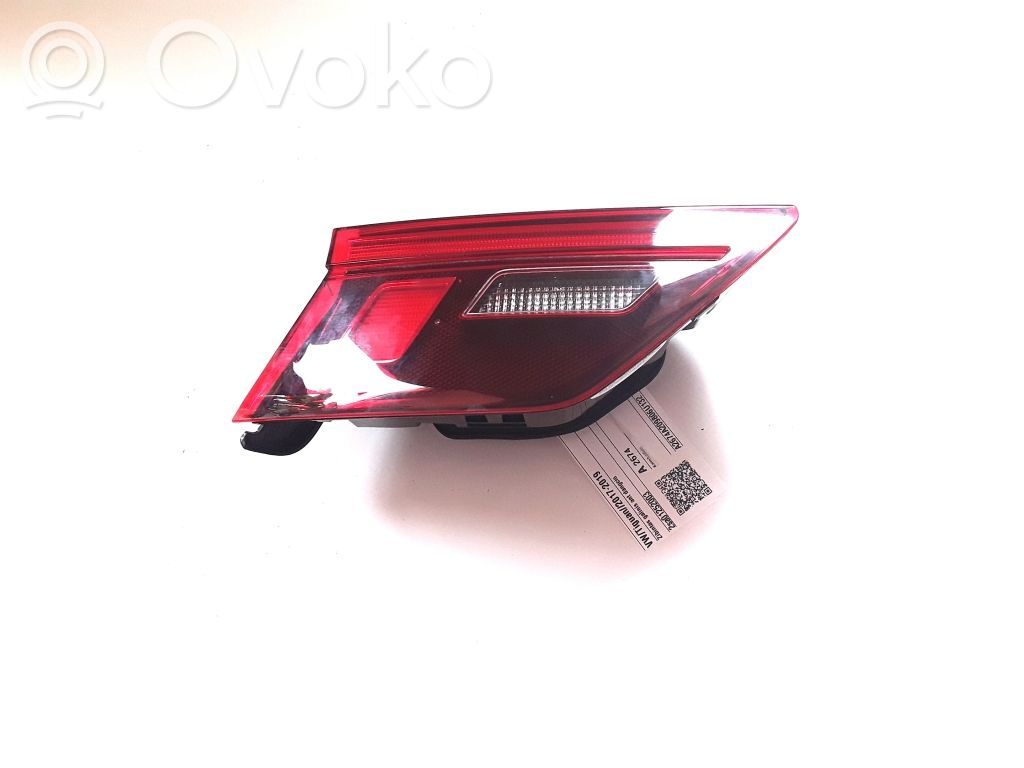Volkswagen Tiguan Lampy tylnej klapy bagażnika 
