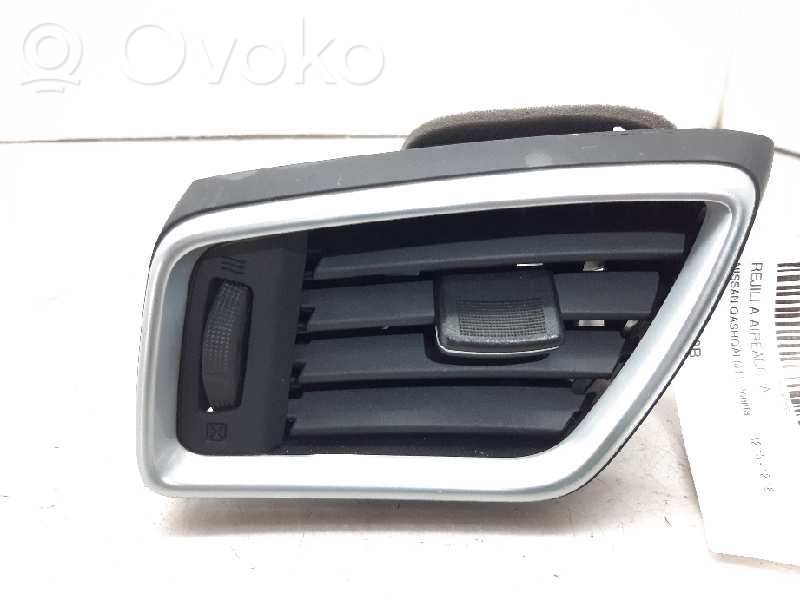 Nissan Qashqai Rejilla de ventilación central del panel