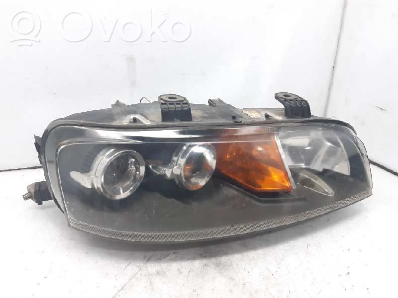 Fiat Punto (176) Phare frontale 