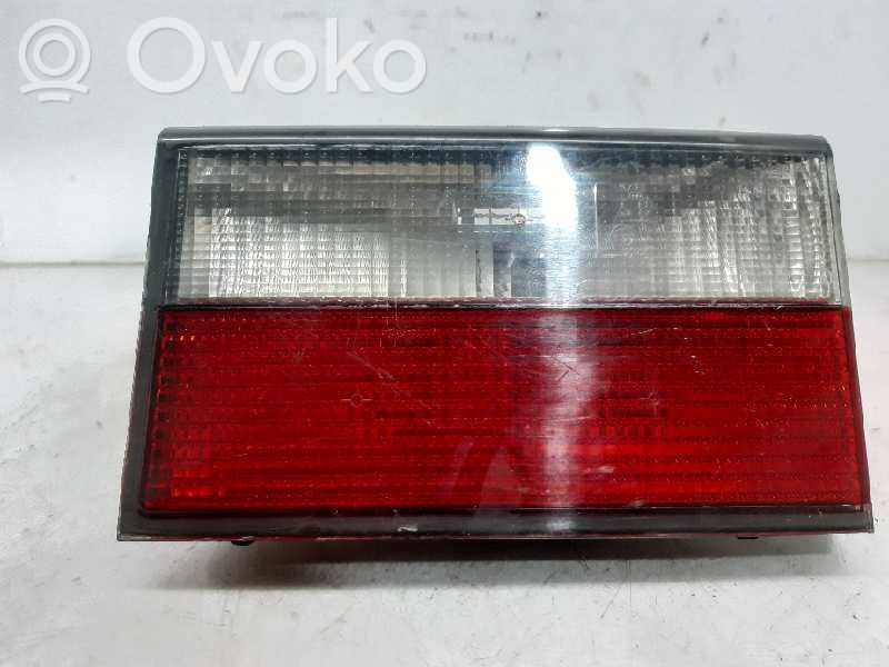 Citroen Xantia Aizmugurējais lukturis pārsegā 