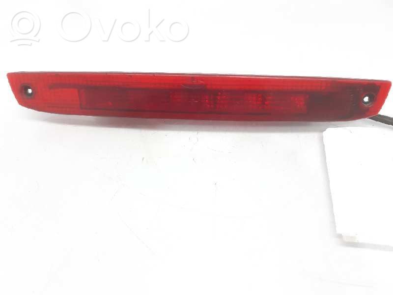 Kolmas/lisäjarruvalo   4M5X13A613A