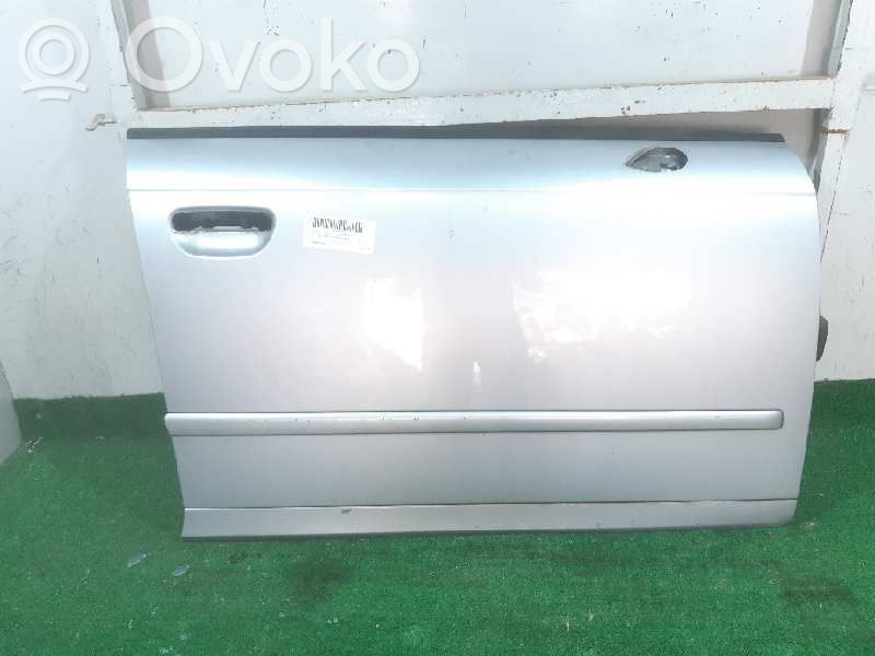 Puerta delantera   3R0831052