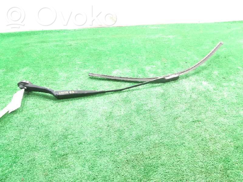 Ford Focus Front wiper blade arm 