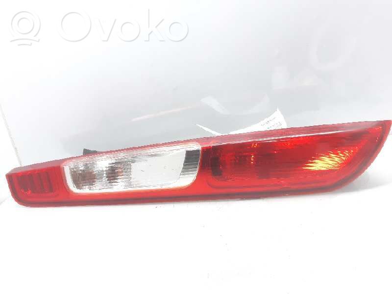Ford Focus Luz trasera/de freno 