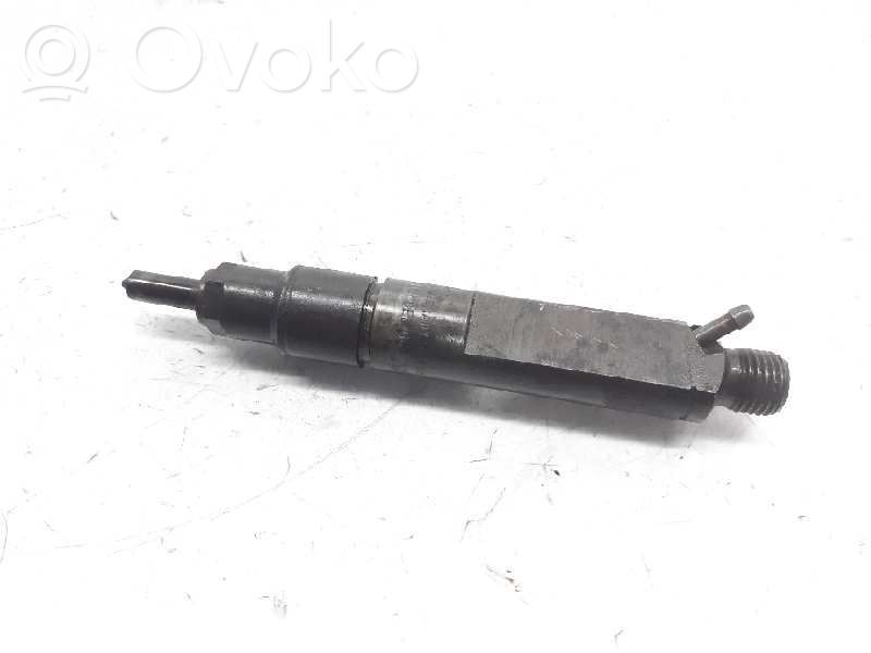 Inyector de combustible   028130201G
