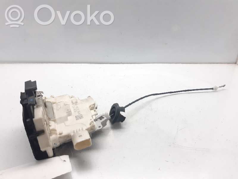 Audi A4 S4 B7 8E 8H Takaoven lukko 