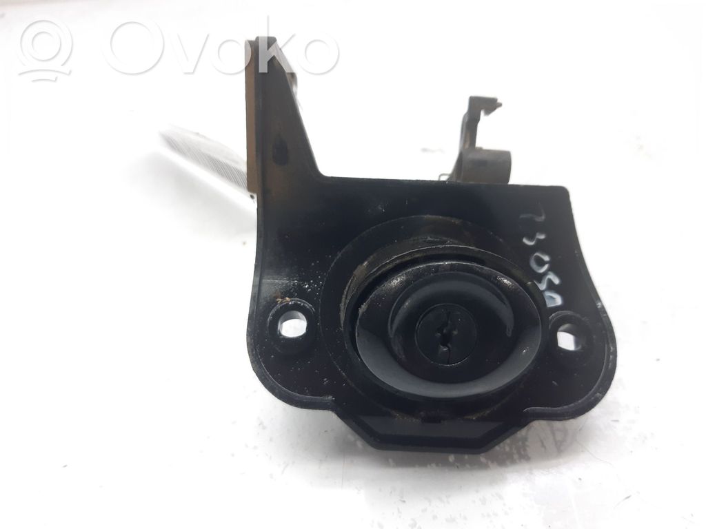 Citroen Saxo Tailgate trunk handle 