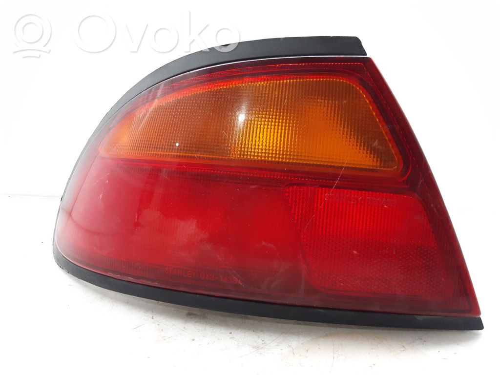 Mazda 323 F Galinis žibintas kėbule 