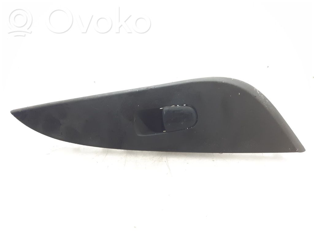 Nissan Pulsar Electric window control switch 