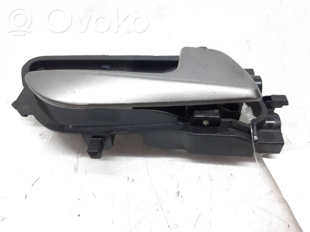 Hyundai i20 (GB IB) Klamka wewnętrzna drzwi przednich 