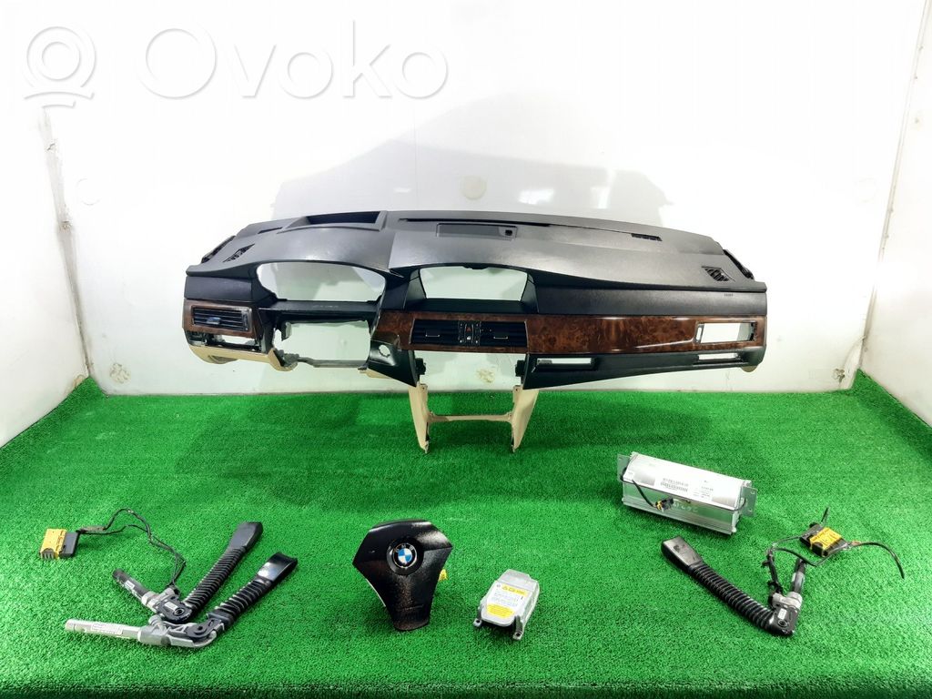 BMW 5 E60 E61 Turvatyynysarja paneelilla 