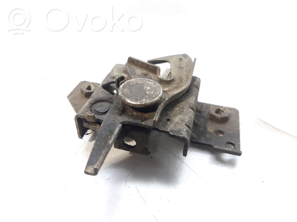 Ford Fusion Tie down hook / loop 