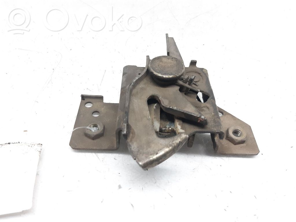 Ford Fusion Tie down hook / loop 
