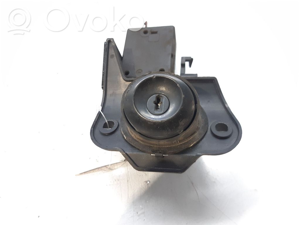 Citroen Saxo Tailgate trunk handle 