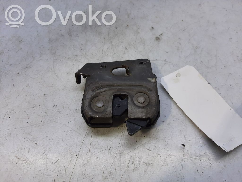 BMW 3 E90 E91 Tie down hook / loop 