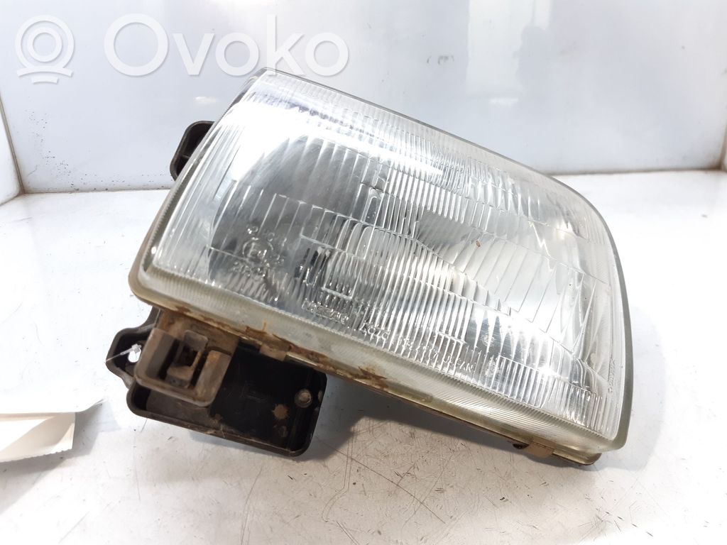 Nissan PickUp Phare frontale