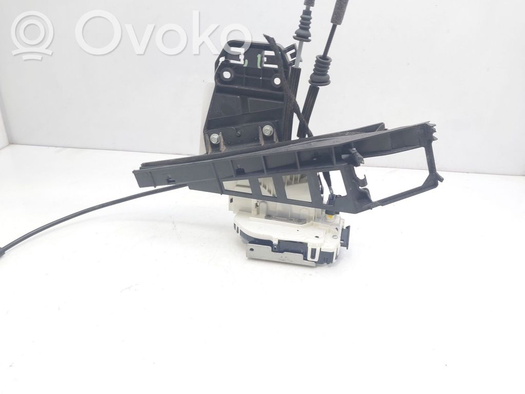 Jeep Compass Takaoven lukko 