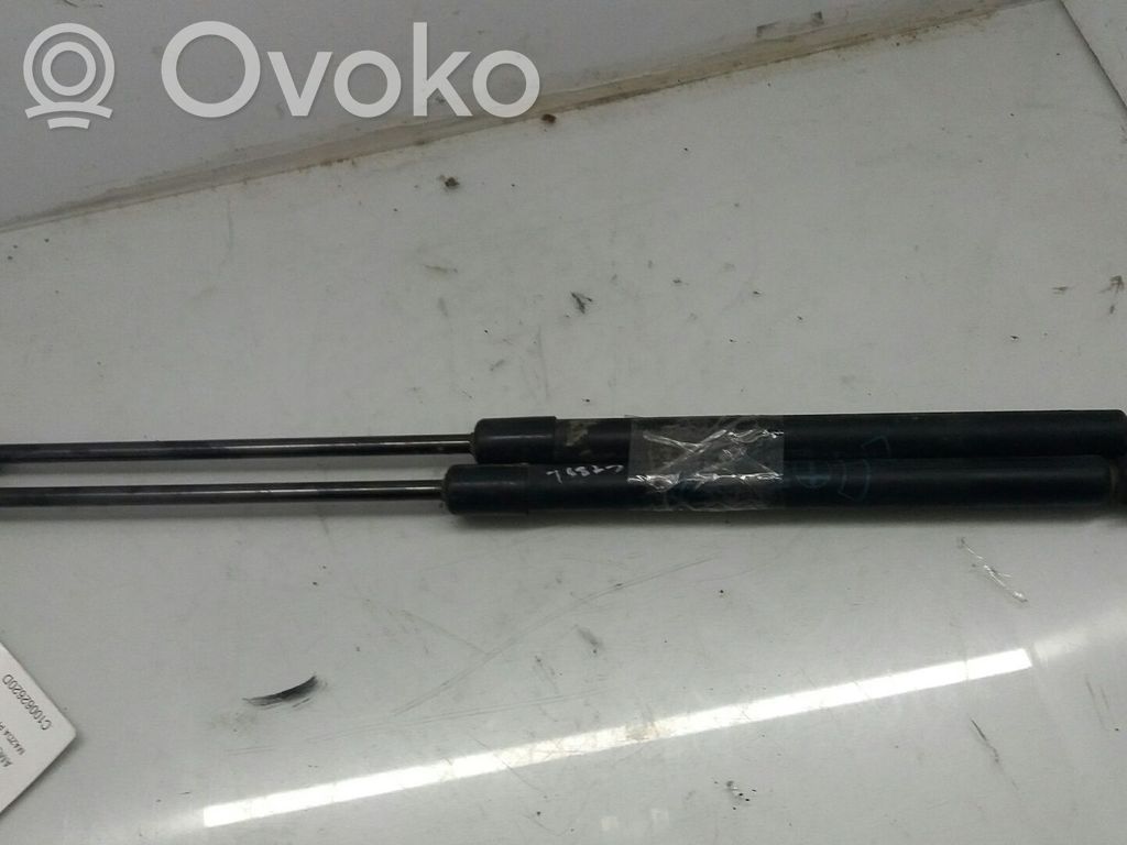 Mazda Premacy Tailgate/trunk strut/damper 