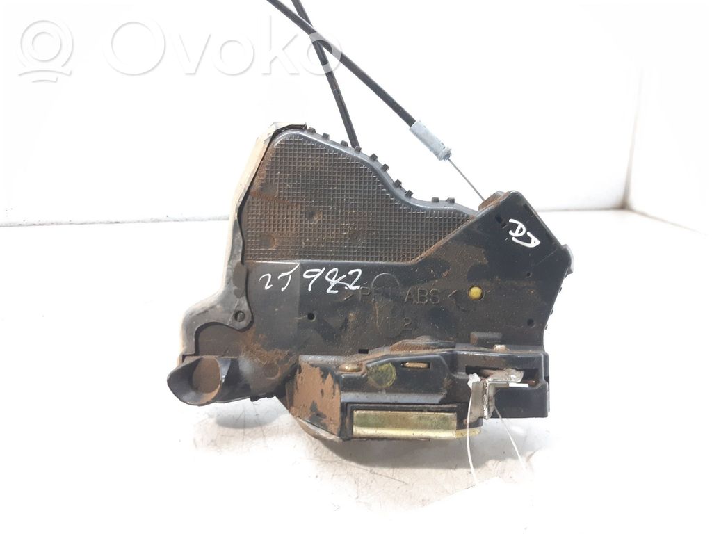 Toyota Corolla E120 E130 Etuoven lukko 