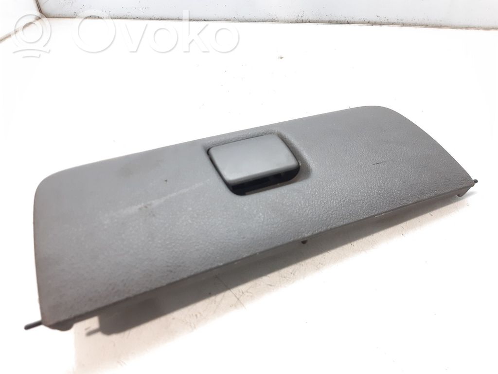 Renault Clio II Glove box 