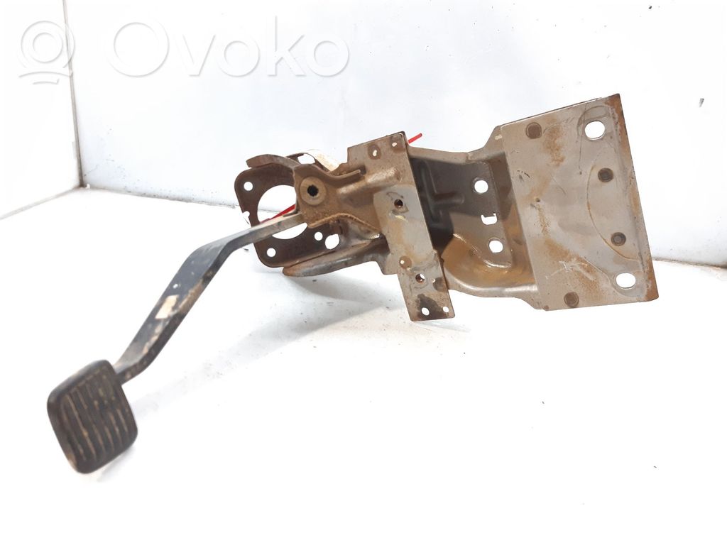 Isuzu D-Max Brake pedal 