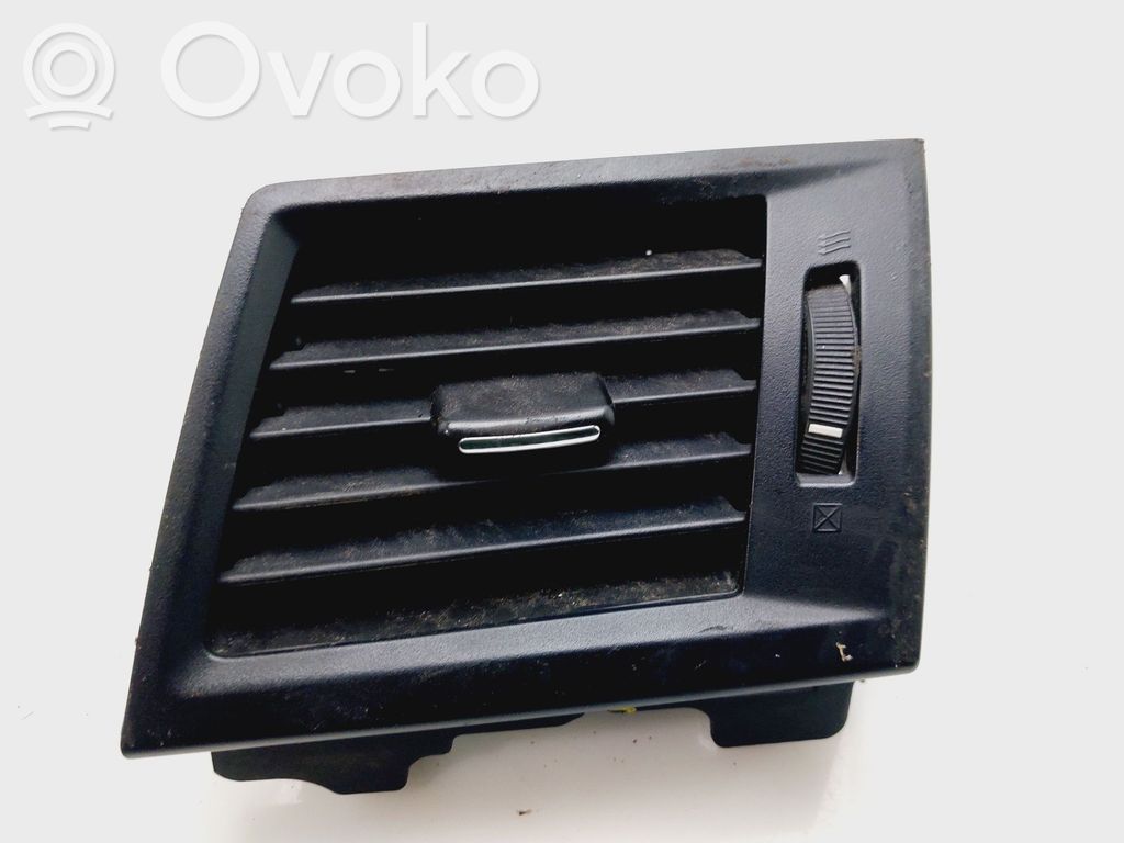 Subaru Legacy Rejilla de ventilación central del panel 