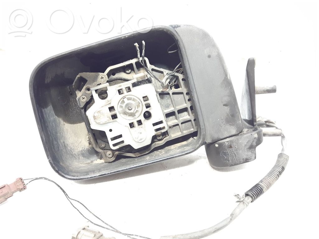 Nissan PickUp Elektryczne lusterko boczne drzwi przednich 