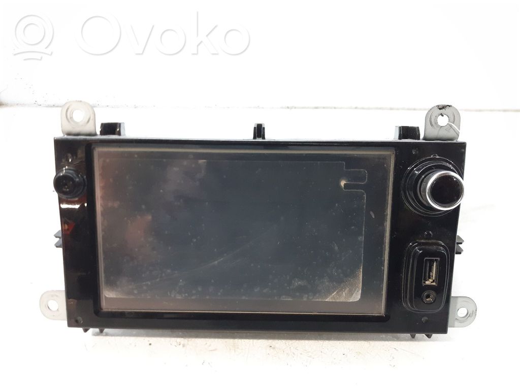 Panel / Radioodtwarzacz CD/DVD/GPS   281152390R
