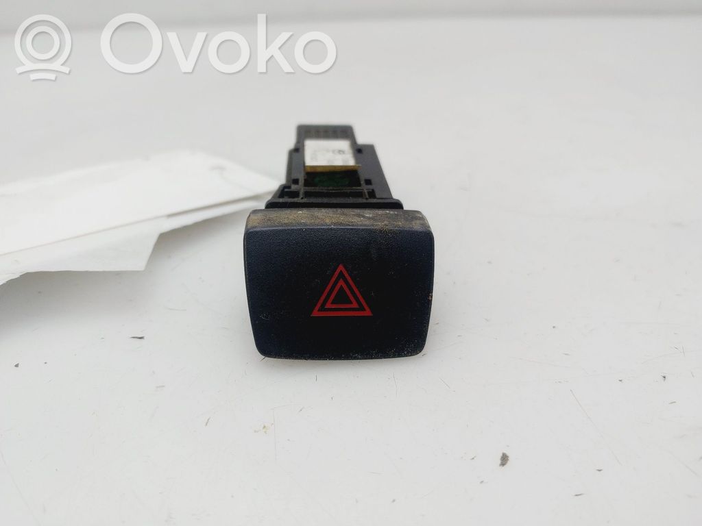 Schalter Warnblinkanlage   D651664H0