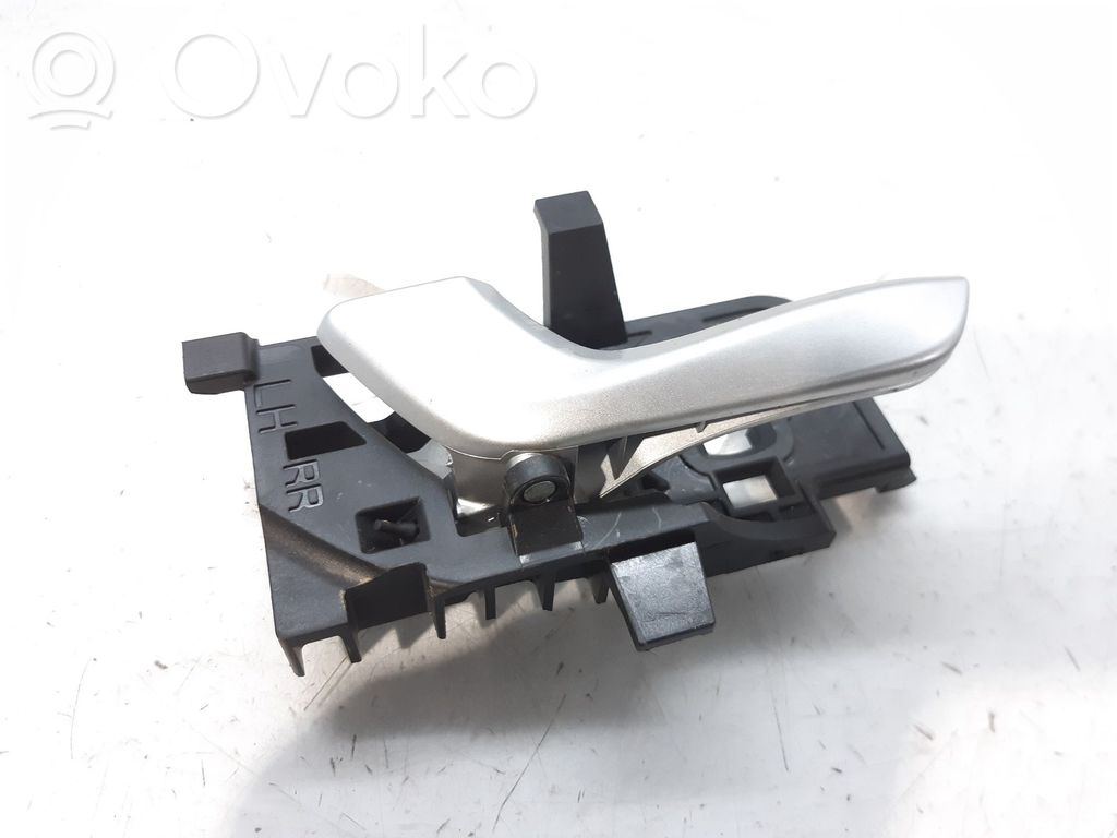 KIA Stonic Manecilla interna puerta trasera 