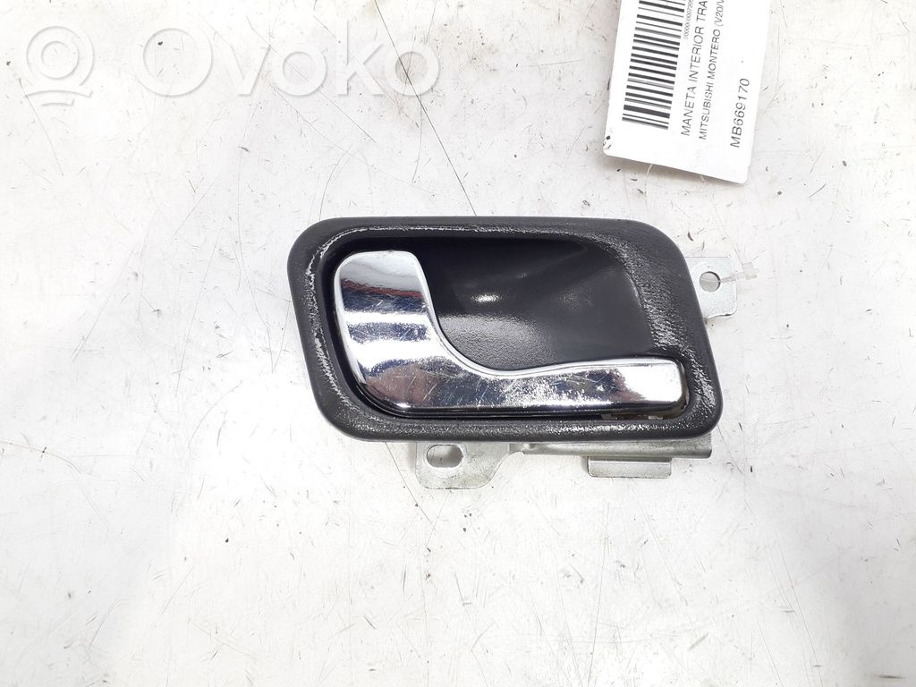 Mitsubishi Montero Manecilla interna puerta trasera 