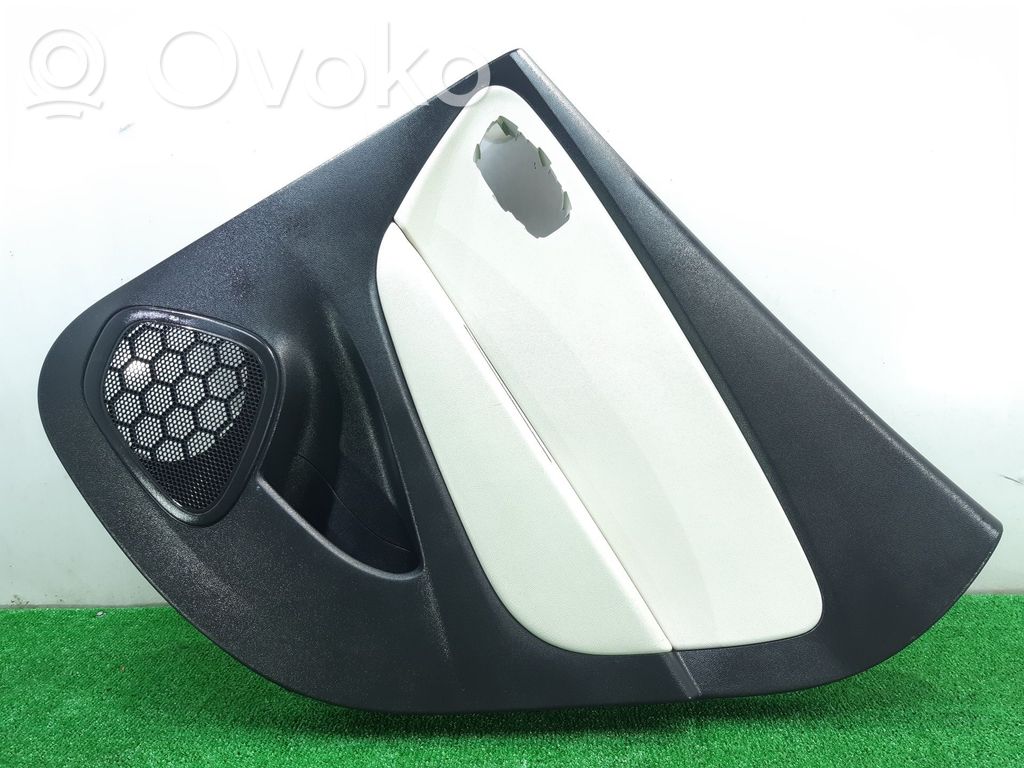 Renault Captur Takaoven verhoilu