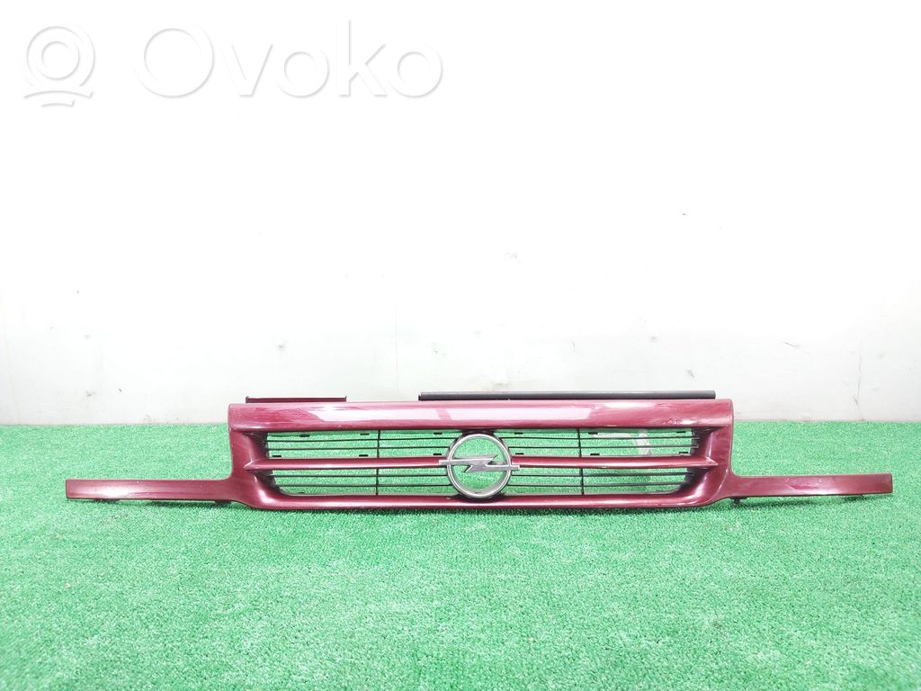 Opel Astra F Etusäleikkö 