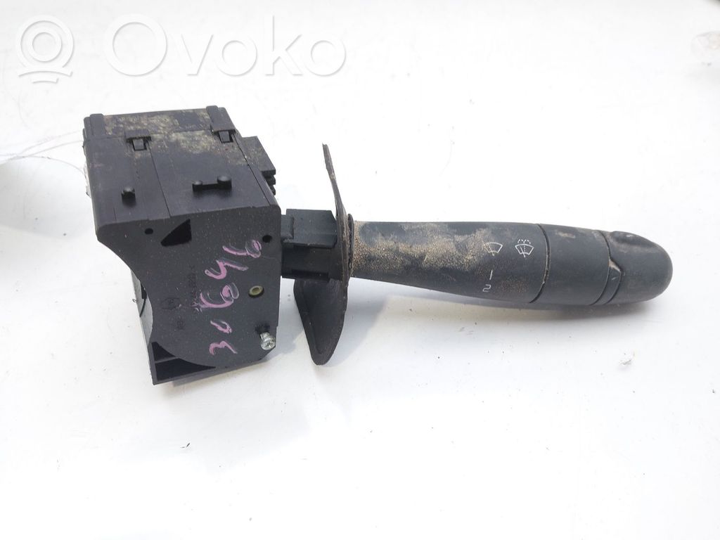 Pyyhkijän vipu   820007622