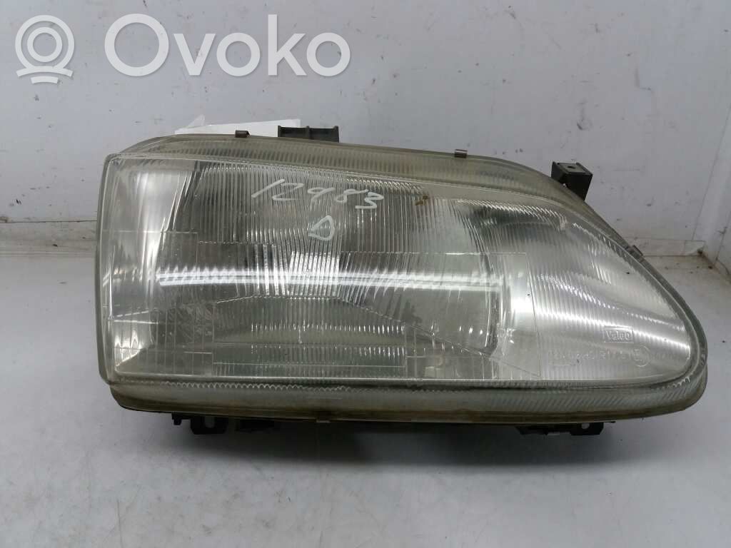 Renault Megane I Lampa przednia 