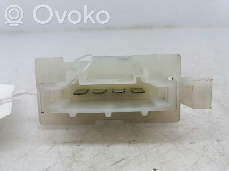 Opel Corsa C Rezystor / Opornik dmuchawy nawiewu 