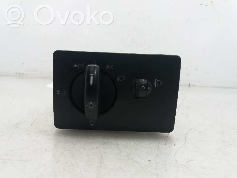 Ford Focus Light switch 