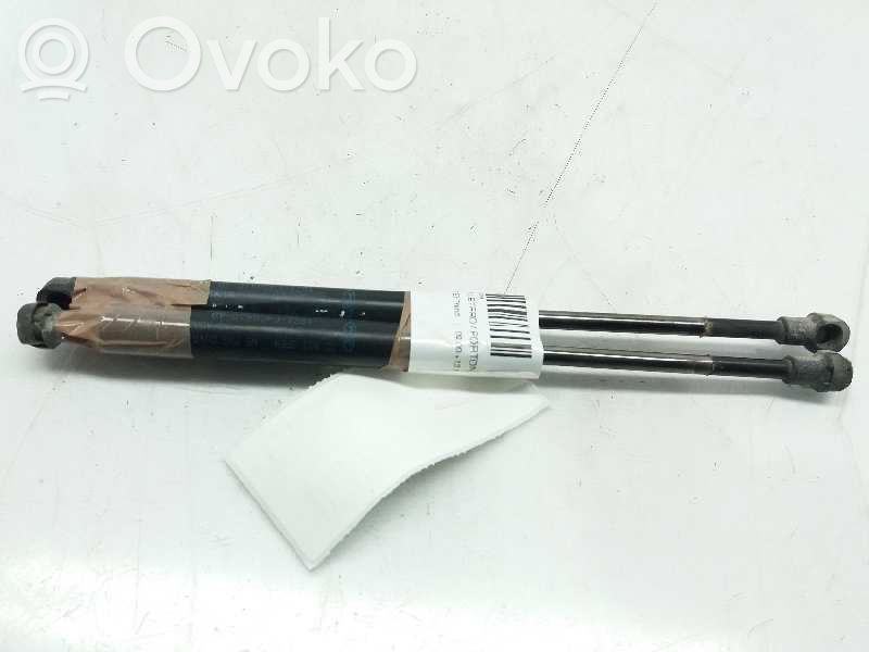 Ford Mondeo Mk III Amortyzator klapy tylnej bagażnika 