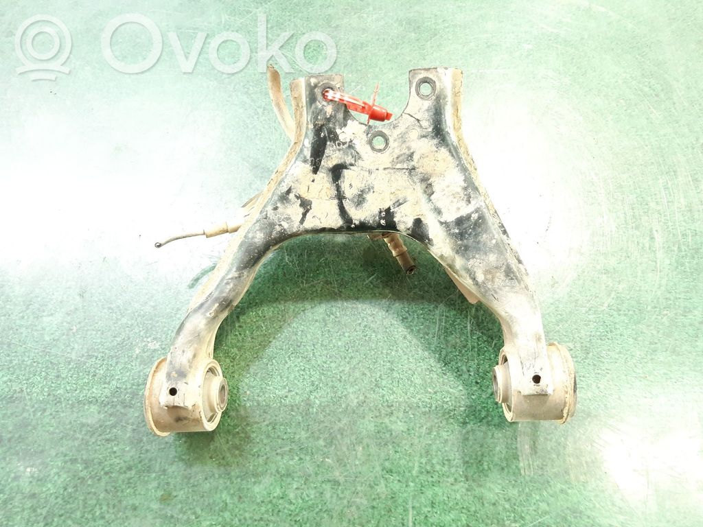 Mitsubishi L200 Triangle, bras de suspension avant