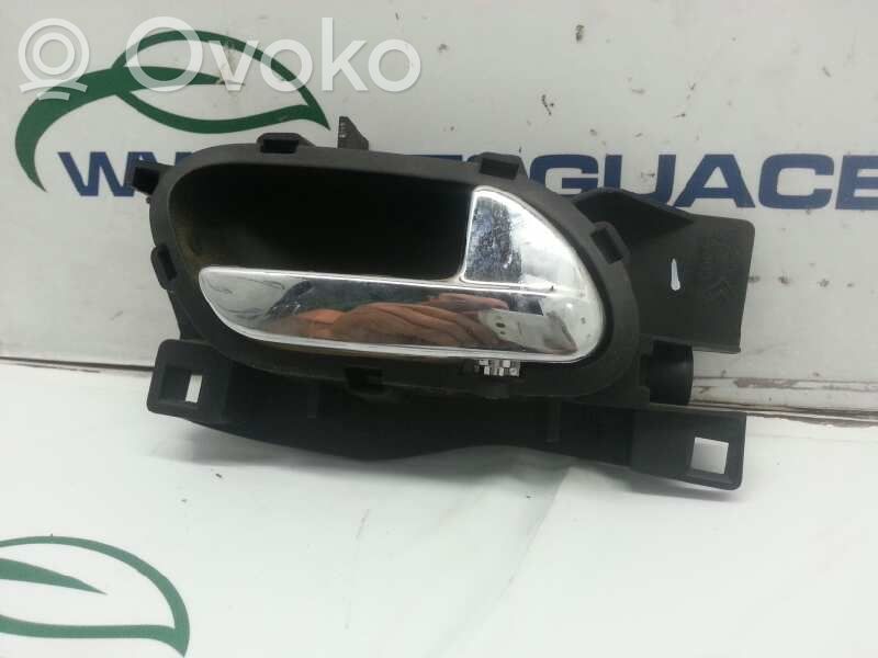 Citroen C4 I Manecilla interna puerta delantera 