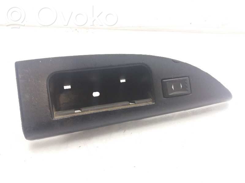 Ford Mondeo Mk III Przyciski szyb 