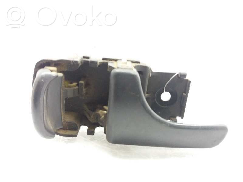 Nissan Terrano Manecilla interna puerta delantera 